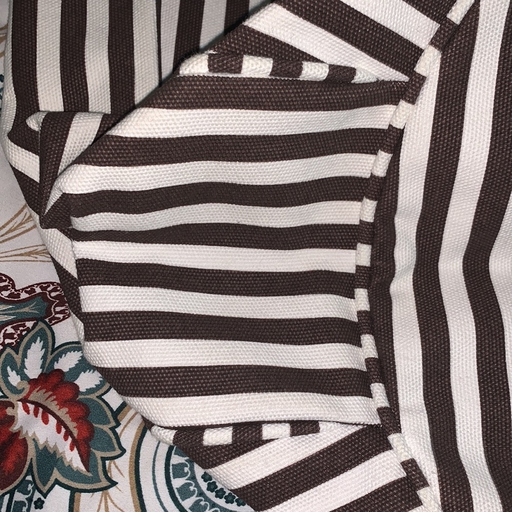 Henri Bendel Beach Tote - Picture 8 of 13